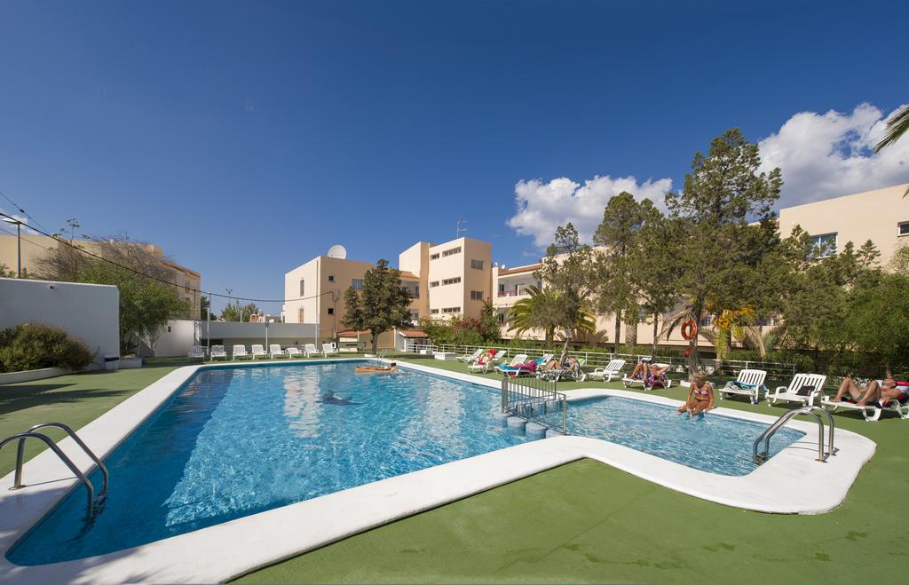 Budget central holiday studio apartment close to the beach, SAN ANTONIO BAY – Property code: SOBAYSA